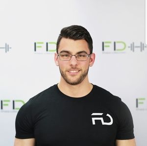 Meet your Posher, Elliot